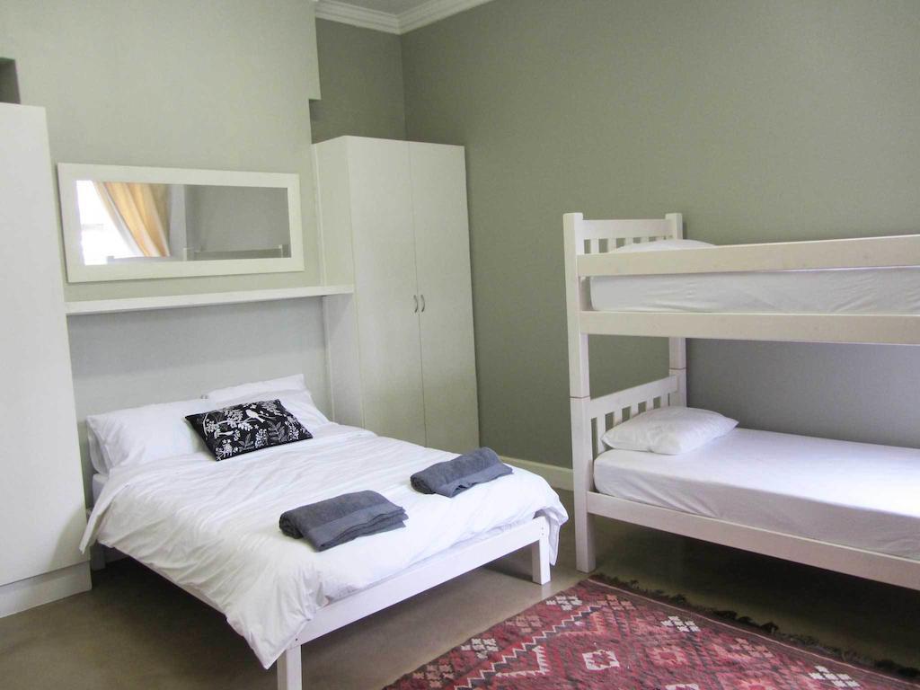 Observatory Backpackers Hostel Кейптаун Стая снимка