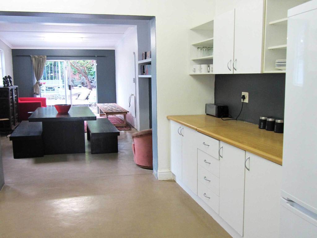Observatory Backpackers Hostel Кейптаун Екстериор снимка
