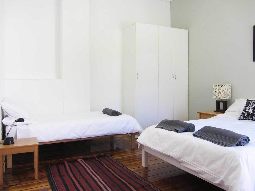 Observatory Backpackers Hostel Кейптаун Стая снимка